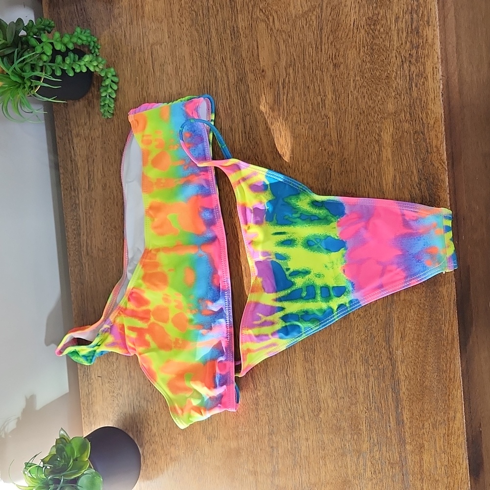 Bright colored Bikini - Picture 4 of 7